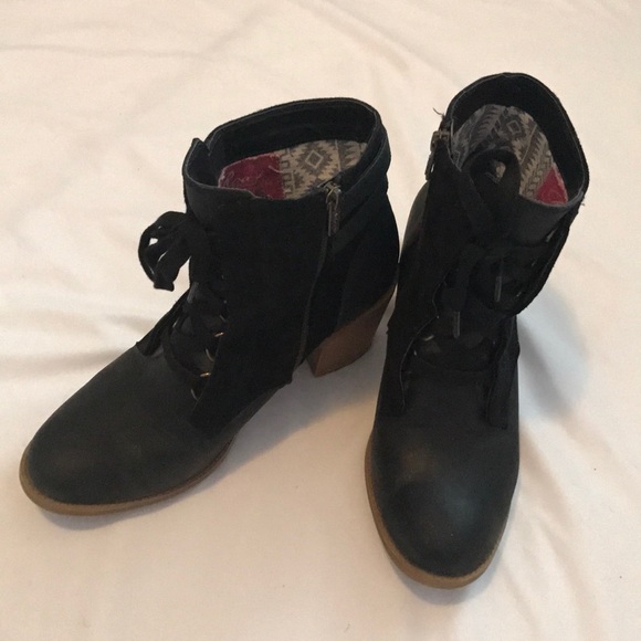 Roxy Booties - Picture 2 of 8